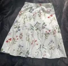 JUSGLITTY 未使用　膝丈スカート　花柄