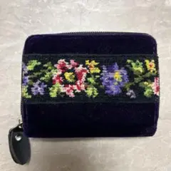 花柄刺繍の紫色コインケース　財布