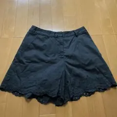 ストロベリーフィールズ　黒ショートパンツ　Mのサムネイル