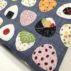 生地　ハギレ　おにぎり柄　エビ柄