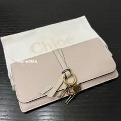 新品9万　Chloe 現行品　長財布 レディース アルファベットチャームのサムネイル