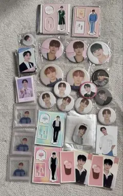 seventeen バーノン　トレカ　アクスタ　グッズ　まとめ売り SEVENTEEN バーノン グッズまとめ売りセット トレカ バッジ