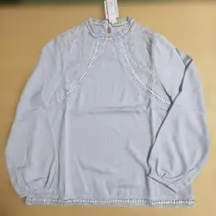 新品タグ付き レディース レースブラウス Mサイズ 上品 長袖 淡ブルー