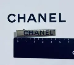 ひ*様様 CHANEL ノベルティ　ヘアクリップ シルバーのサムネイル