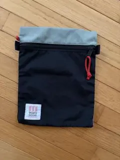 TOPO DESIGNS 黒/グレー