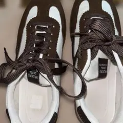 ブラウン スニーカー