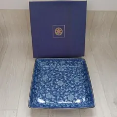 【美品】たち吉 橘吉 唐草牡丹 正角盛皿 角大皿 盛鉢 染付 23cm 箱付きのサムネイル