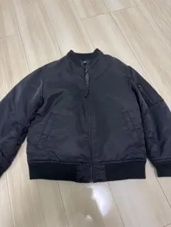 UNIQLO ブラックジャケット 130サイズ　男の子