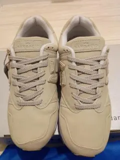 スニーカー25.5新品