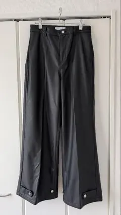 ADRER 2way ワイドシルエット レザーパンツ ブラック Mのサムネイル