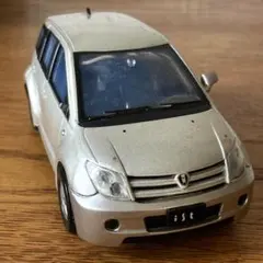 トヨタ イスト 1/24 ミニカーTOYOTA OFFICIAL カラーサンプル - メルカリ