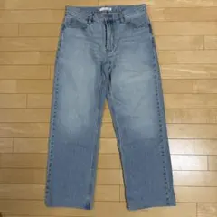 ユニクロ　ストレートデニム JVA刺繍