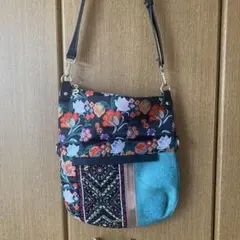 Desigual ショルダーバッグ 花柄 刺繍 パッチワーク