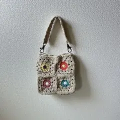 カラフルなお花のミニバッグ　ハンドメイド　ポーチ　編み物