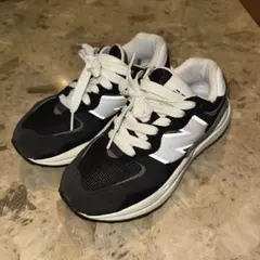 ニューバランス　スニーカー