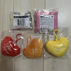 IVE ハート型ぬいぐるみキーホルダー 7種セット IVE ハート型ぬいぐるみキーホルダー 7種セット - メルカリ