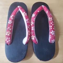 赤い花柄鼻緒の下駄 23 cm