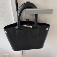 黒いミニハンドバッグ