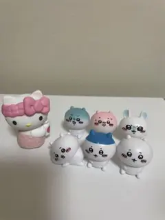 ハローキティ　ちいかわ　マスコット