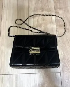 ブラックキルティングショルダーバッグ