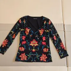 VIVIENNE TAM ビーズ刺繍 ノースリーブ トップス - メルカリ
