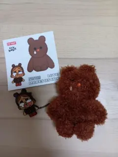 POP MART　クライベイビー　ぬいぐるみバッジ　くま