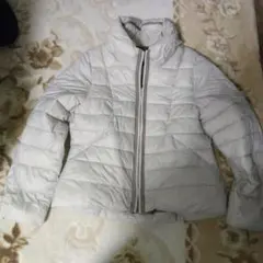 ホワイトダウンジャケット