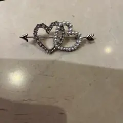 ハートデザインのブローチ