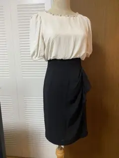 ジャスグリッティー　バックレースビジューワンピース