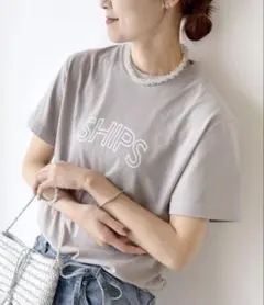SHIPS ロゴプリント 半袖Tシャツ グレーのサムネイル