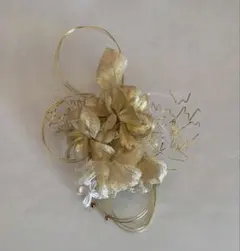 更に更に値下げしました　ホワイト・ゴールドの髪飾り　洋服にも着物にも　帯飾りにも