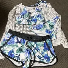 ビーチクイーン　レディース水着　花柄　4点セット