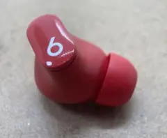 Beats Studio Buds【レッド右イヤホン】のサムネイル
