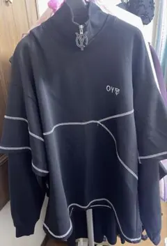 QY ブラック ハイネック トレーナー