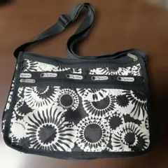 LeSportsac 花柄 ショルダーバッグ　BIGサイズWファスナー。限定品。
