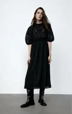 Zara 刺繍入りミディ丈ワンピース