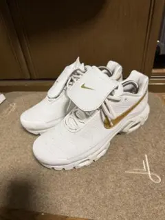 Nike Air Max Plus ホワイト/ゴールド　ティエンポ