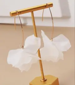 花モチーフピアス