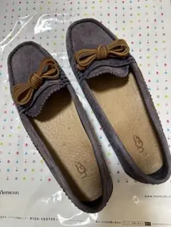 UGG パープル リボン付き フラットシューズ　23センチ