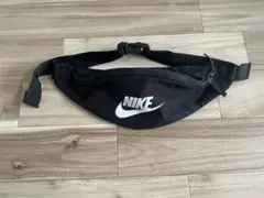 新品NIKE ナイキ ヒップパック BA5750 ボディバッグ ウエストポーチのサムネイル