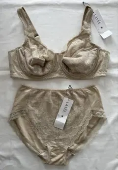 新品wacoalワコール「ラゼ」ブラジャー・ショーツセットサイズC90