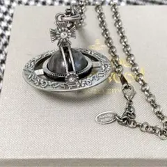 ヴィヴィアン　オーナメントスモールオーブネックレス