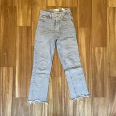 ZARA クロップド丈　デニムパンツ