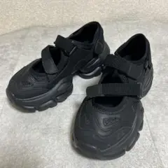 ベルトスニーカー