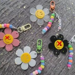 #128　ビーズキーリング　韓国 　スマイル　ニコチャン【数量限定】