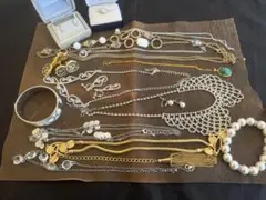 アクセサリーまとめ売り　ネックレス、バングル、指輪など