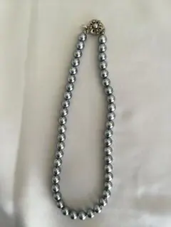 ライトグレーリッシュブルー　パール風ネックレス