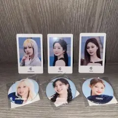 TWICE 缶バッチ（トレカおまけ付き）