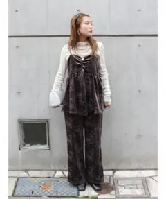 Ungrid ベロア刺繍ラフパンツ チャコールグレー