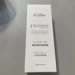 d'Alba UV ESSENCE WATERFUL+ 日焼け止め